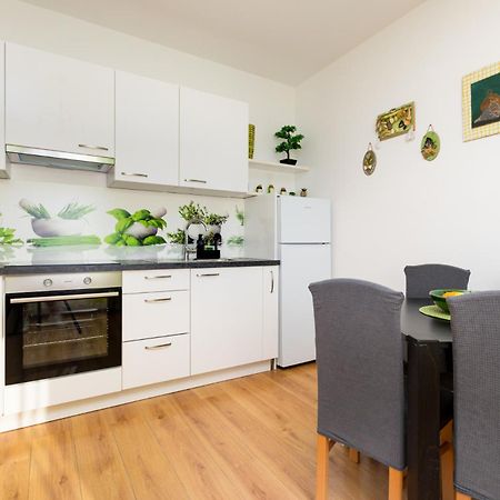 Apartman Volaric Apartment คิร์ก ภายนอก รูปภาพ