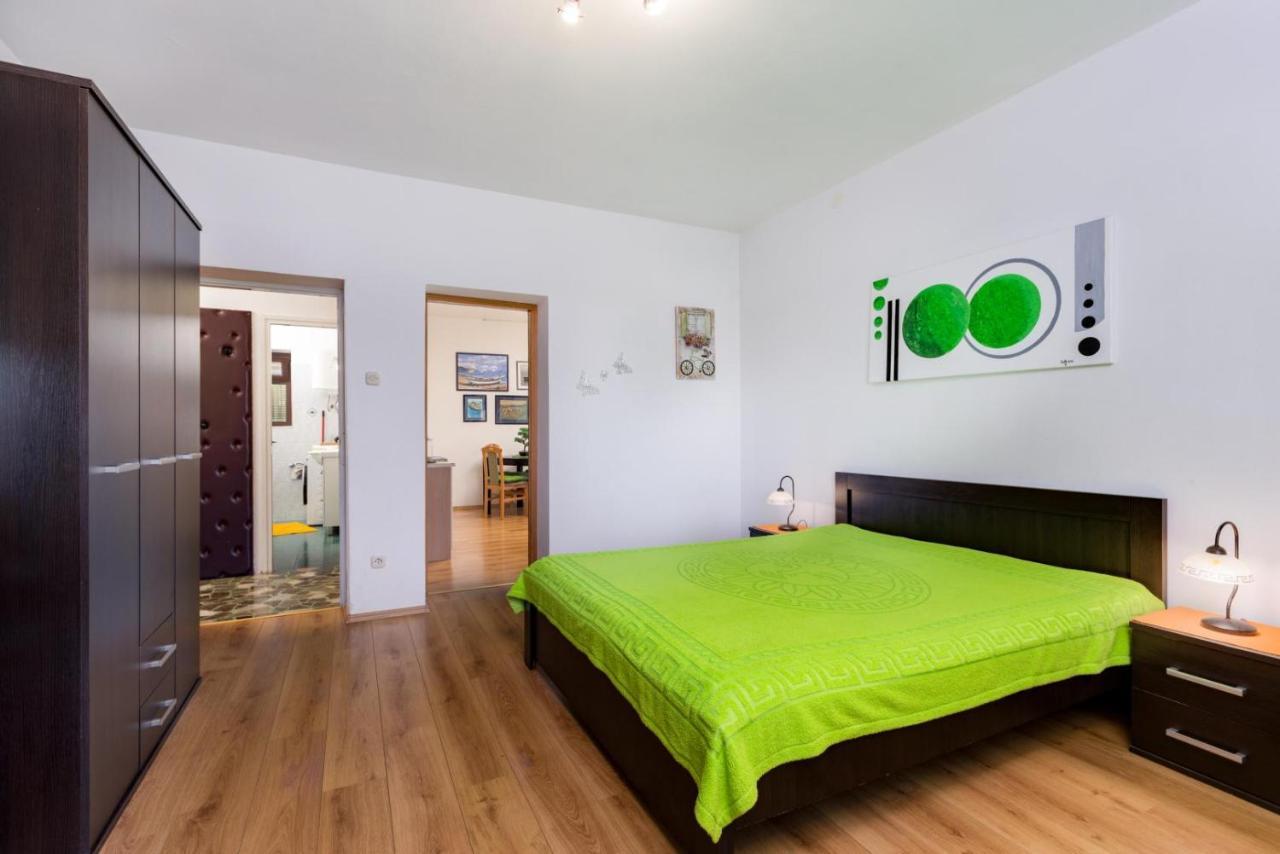 Apartman Volaric Apartment คิร์ก ภายนอก รูปภาพ