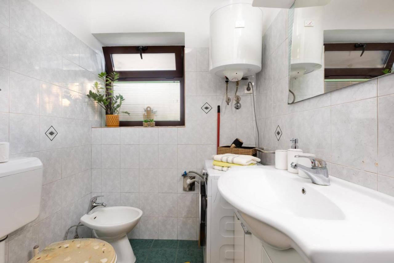 Apartman Volaric Apartment คิร์ก ภายนอก รูปภาพ